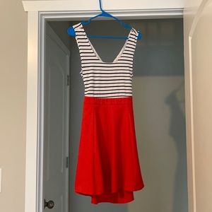 Summer dress with cutout back!
